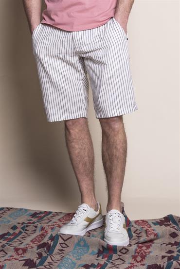 CHINO SHORT COMF.MIX LINEN Y/D WHITE STRIPE