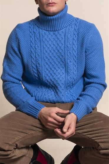 TURTLENECK CABLE/HONEYCOMB MIXED WOOL  ROYAL