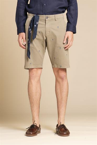 CHINO SHORT COMF.TWILL STRETCH G/D EMBROIDERY SALVIA