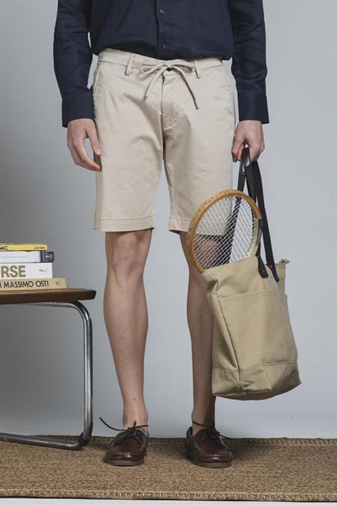 CHINO SHORT COMF.TWILL STRETCH F/D CARBON WASH DESERT