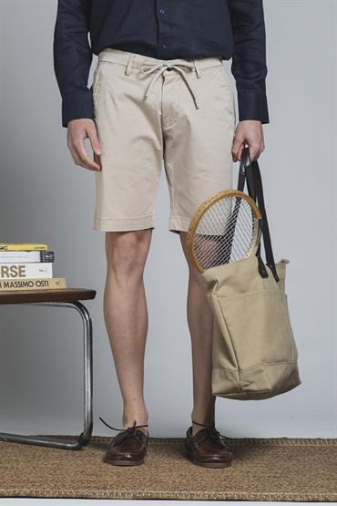 CHINO SHORT COMF.TWILL STRETCH F/D CARBON WASH DESERT